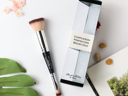 Flaunt n Flutter Complexion-Perfection Brush Duo Fashion